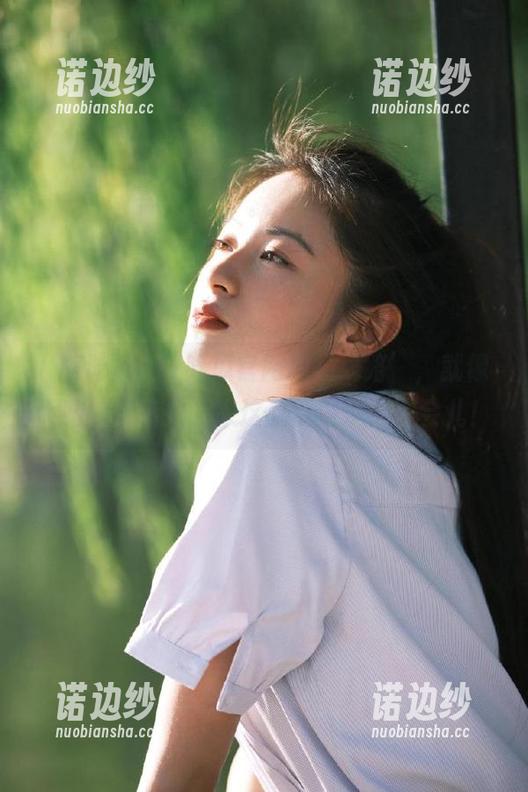 17吃瓜官网的‘线路’，就像大脑的中转站，来这里就得多留一会儿！