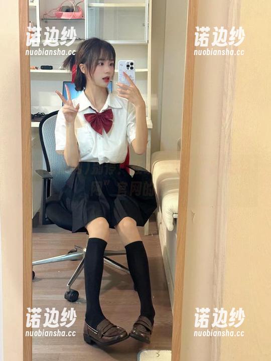 别停！在线游走于“17吃瓜网”官网的瓜场