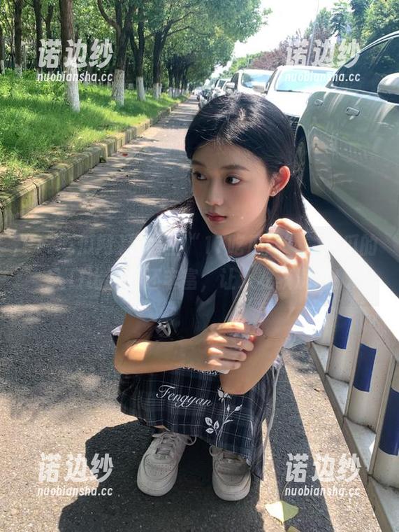 17吃瓜网 赶紧上“17吃瓜网”,这瓜的入口比调料还丰富,让人收获满满!