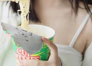 51热门大瓜app：看黑料的同时别忘记了正能量，勇敢往前冲！