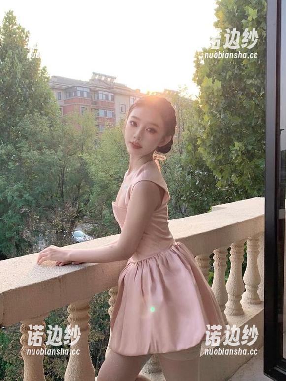 这也太上头了吧，下载‘91黑料网’后心里小鹿乱撞