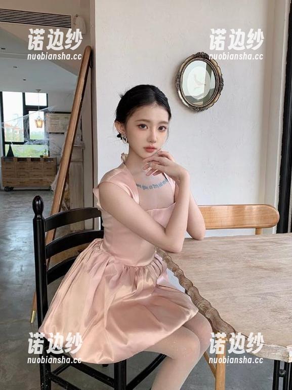 “五一吃瓜网”发布的教程写得太晦涩，下载的路径我还是不清楚…