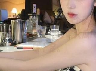 我家只有一个硝烟四起的视频：五一吃瓜群众与必吃大瓜fun，趣味十足。