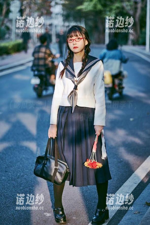 吃瓜头条苹果版：瓜田李下，认真看瓜，偶尔捡到彩蛋
