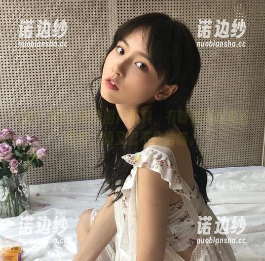 国产黑料 观看国产黑料,有时候真想捂住眼睛,但又忍不住偷瞄。