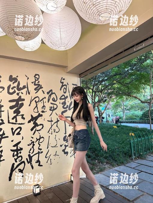 一键方式立马开启：“我要吃瓜视频”传送门，我的心脏稍微加速，期待感倍增中…