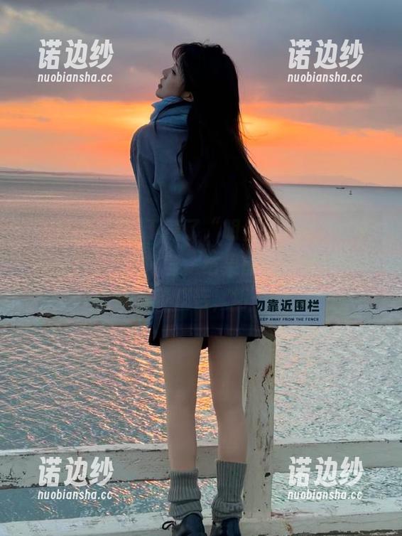 下载了“明星黑料网”，期待在线看严肃内容，结果前十分钟都是护肤套餐广告，切……