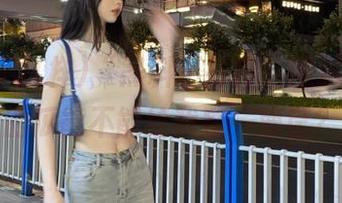 “黑料不打样”网站，上面的瓜能不能给我整一箩筐？