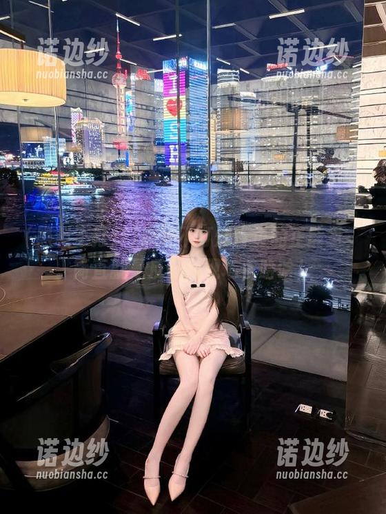 黑料不打烊首页的正能量，简直就是反讽的现场，哈哈！
