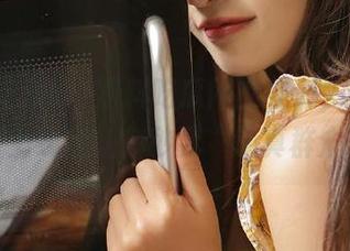 黑料吃瓜网的视频，有点魔法，上线后让你秒变“认真群众”！