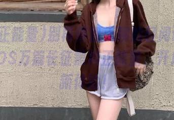 别再停留无聊的轻阅读，快下载iOS万篇长征黑料正能量，开启热辣新体验！