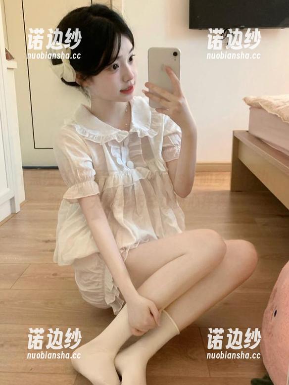 黑网料 “黑网料”:ios上的奇怪花边新闻,关注起来总让我心痒痒~